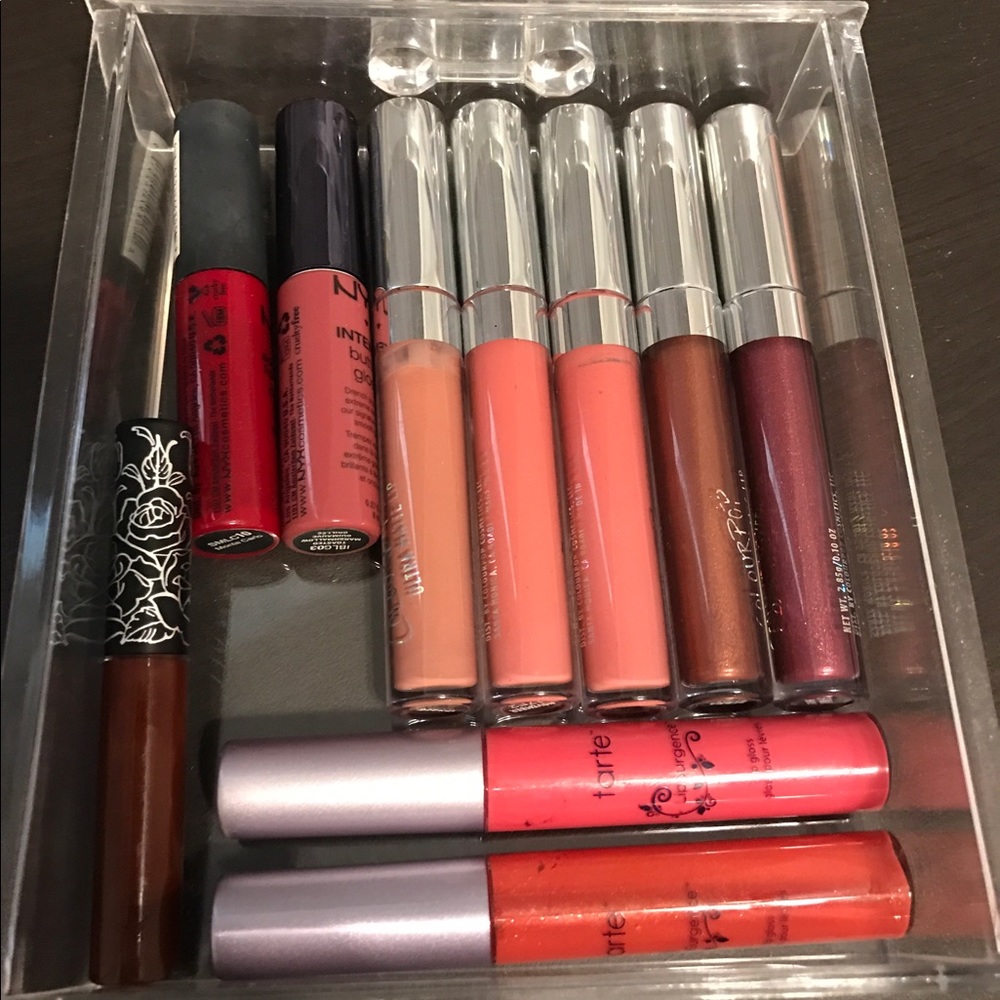Lips : colourpop -- tarte -- kat von d -- NYX